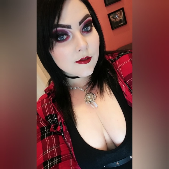 gothqueen16